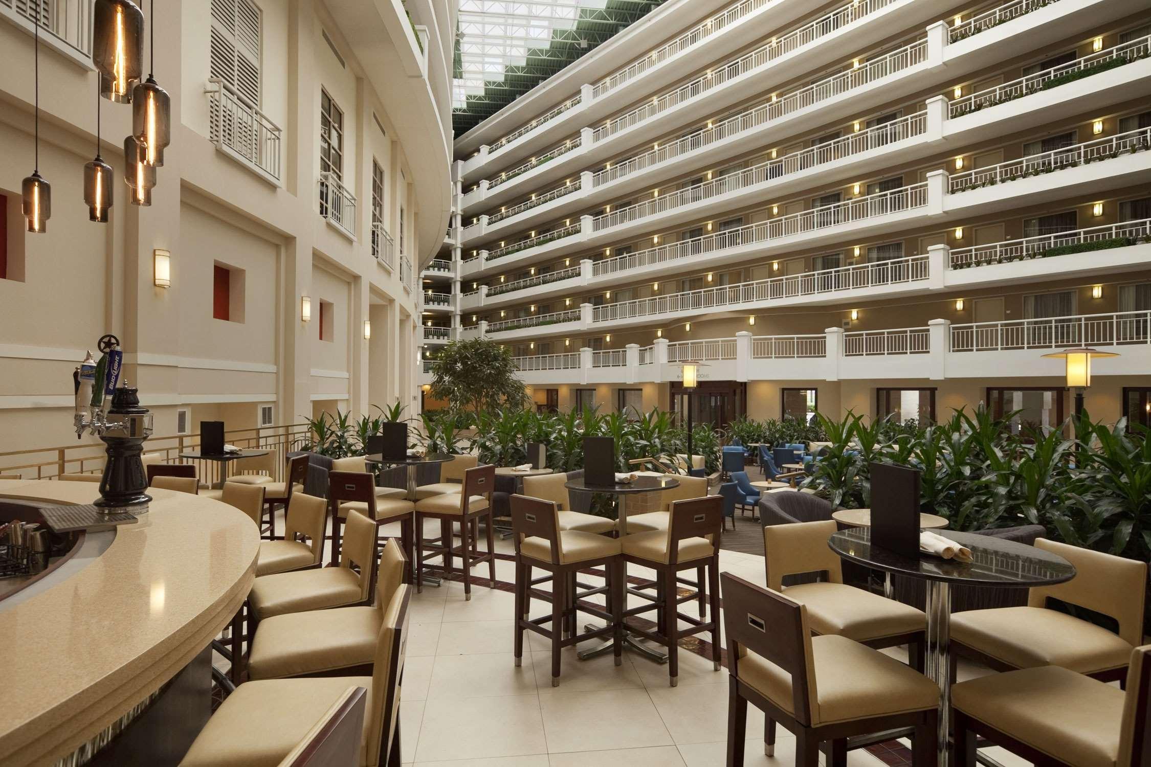 เอมบาสซีสวีท อเล็กซานเดรีย โฮลด์ทาวน์ โฮเต็ล Hotel ภายนอก รูปภาพ