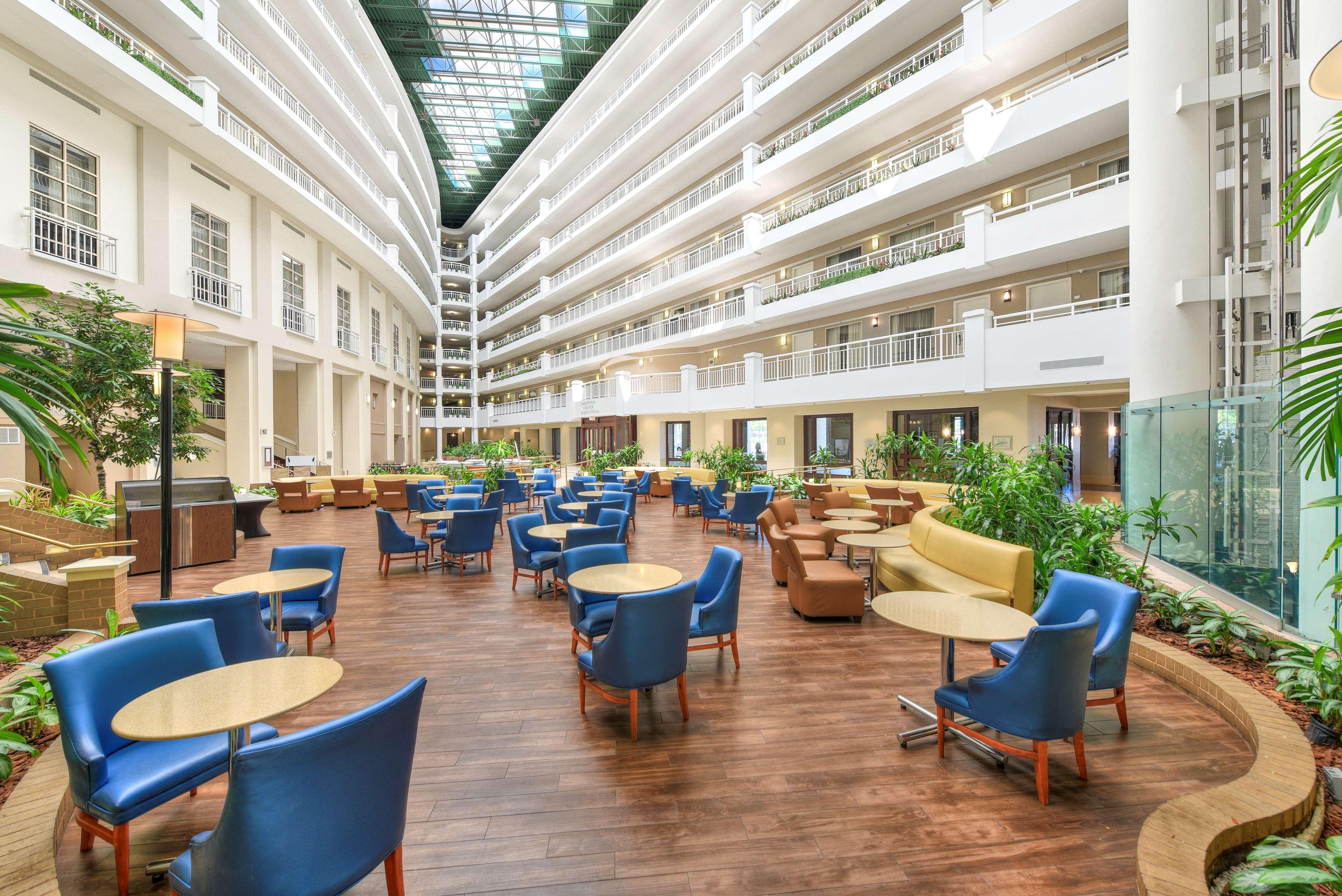 เอมบาสซีสวีท อเล็กซานเดรีย โฮลด์ทาวน์ โฮเต็ล Hotel ภายนอก รูปภาพ