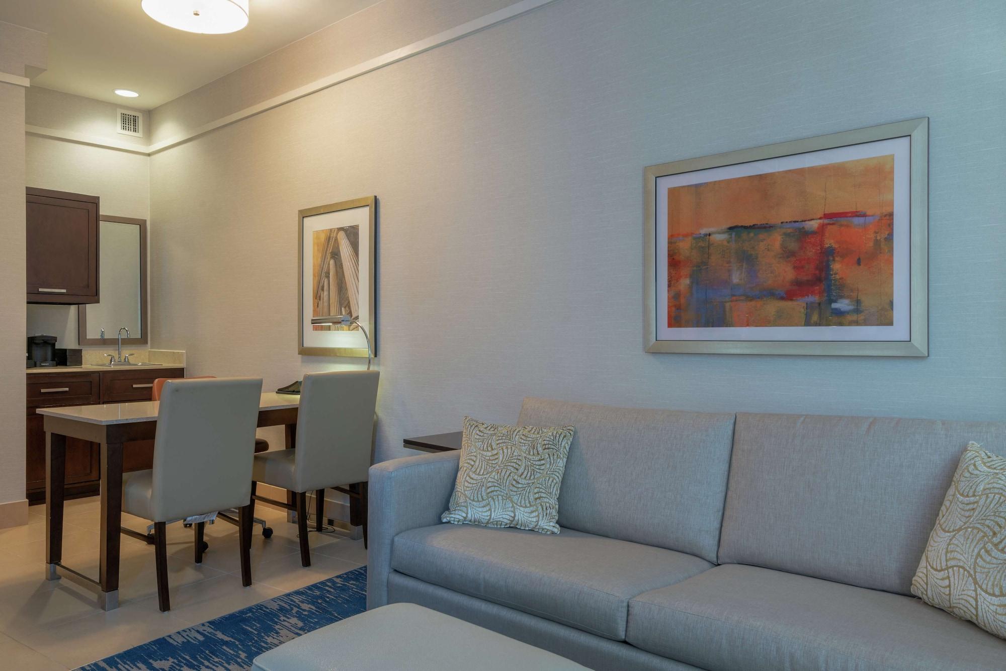เอมบาสซีสวีท อเล็กซานเดรีย โฮลด์ทาวน์ โฮเต็ล Hotel ภายนอก รูปภาพ