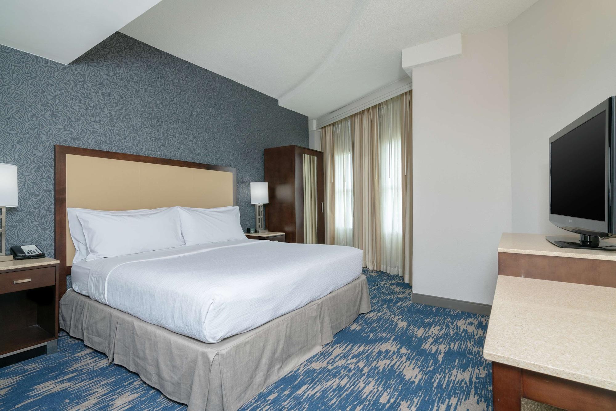 เอมบาสซีสวีท อเล็กซานเดรีย โฮลด์ทาวน์ โฮเต็ล Hotel ภายนอก รูปภาพ