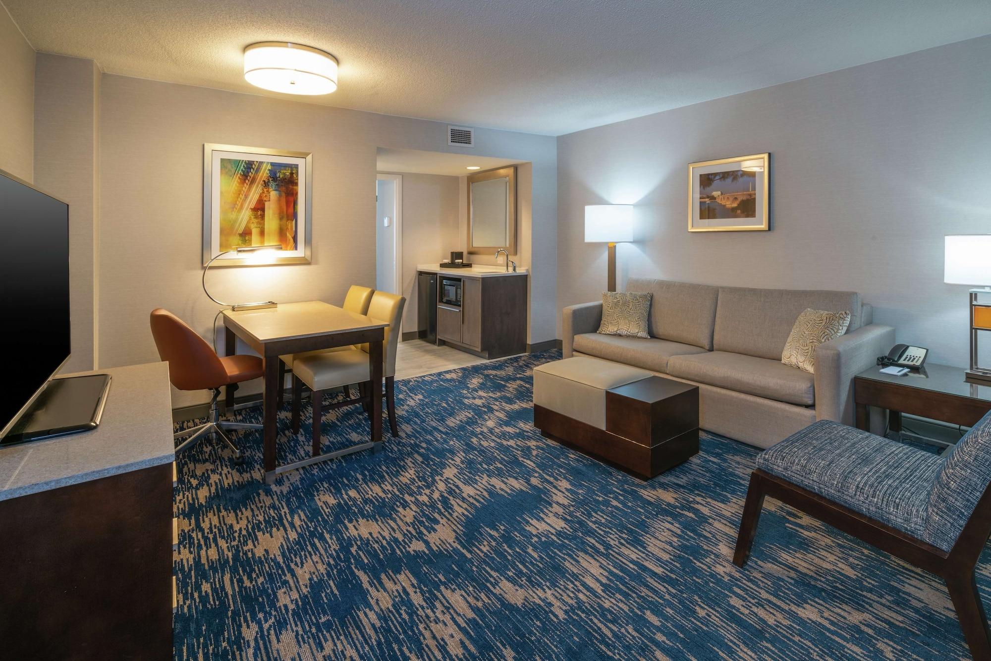 เอมบาสซีสวีท อเล็กซานเดรีย โฮลด์ทาวน์ โฮเต็ล Hotel ภายนอก รูปภาพ