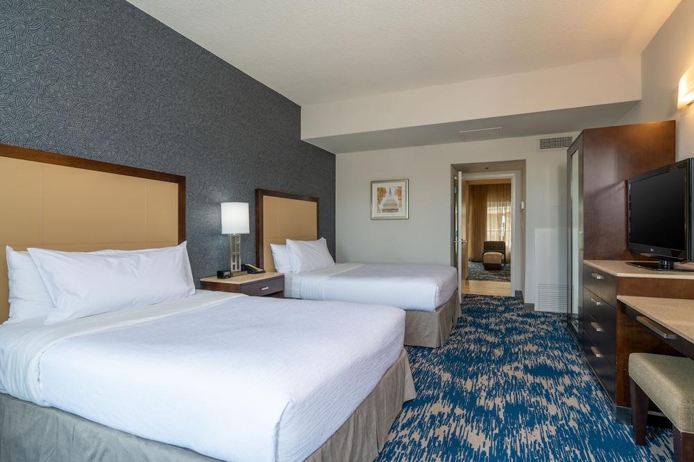 เอมบาสซีสวีท อเล็กซานเดรีย โฮลด์ทาวน์ โฮเต็ล Hotel ภายนอก รูปภาพ