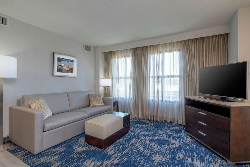 เอมบาสซีสวีท อเล็กซานเดรีย โฮลด์ทาวน์ โฮเต็ล Hotel ภายนอก รูปภาพ