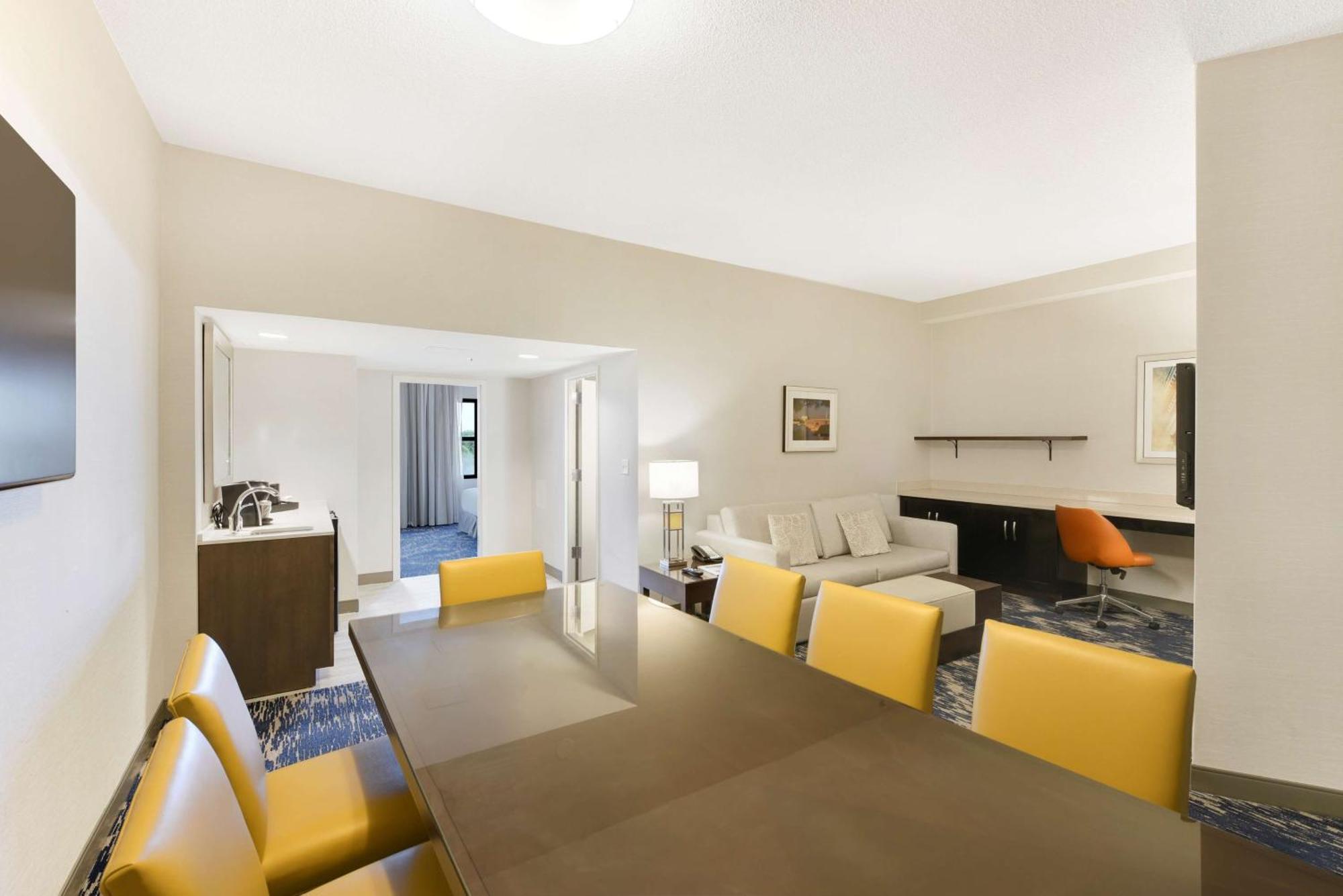เอมบาสซีสวีท อเล็กซานเดรีย โฮลด์ทาวน์ โฮเต็ล Hotel ภายนอก รูปภาพ