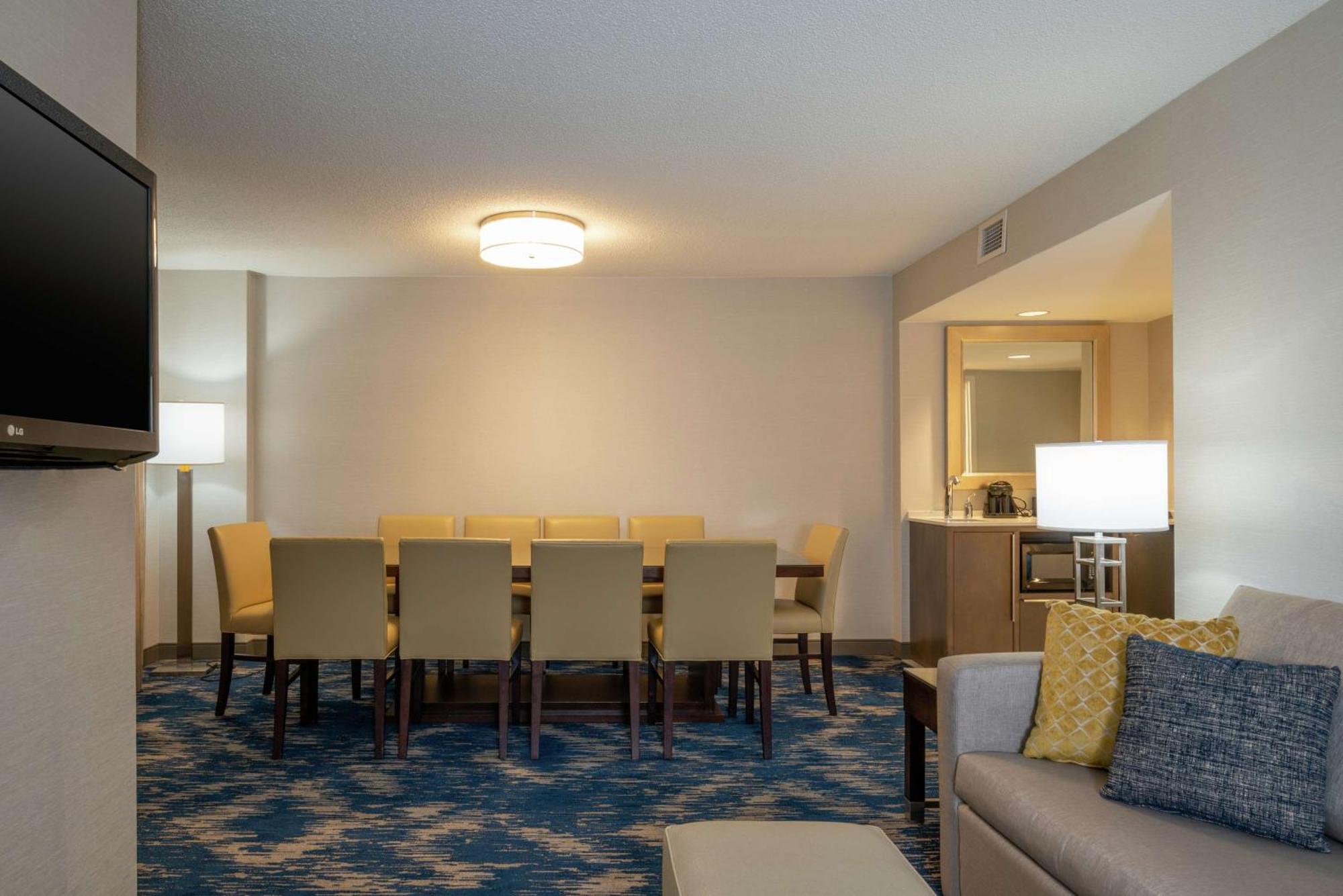 เอมบาสซีสวีท อเล็กซานเดรีย โฮลด์ทาวน์ โฮเต็ล Hotel ภายนอก รูปภาพ