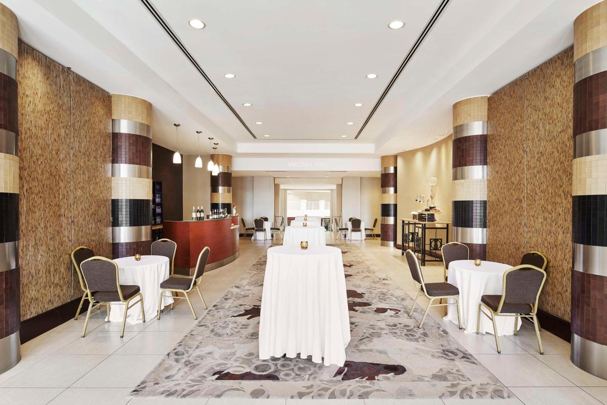 เอมบาสซีสวีท อเล็กซานเดรีย โฮลด์ทาวน์ โฮเต็ล Hotel ภายนอก รูปภาพ